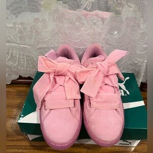 Puma Women's Suede Heart Reset